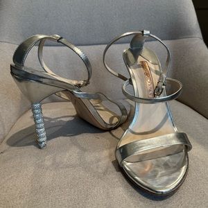 Sophia Webster - Rosalind Metallic Crystal-Heel Sandals